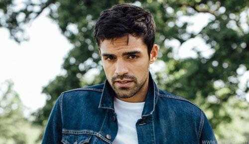 Sean Teale Photo
