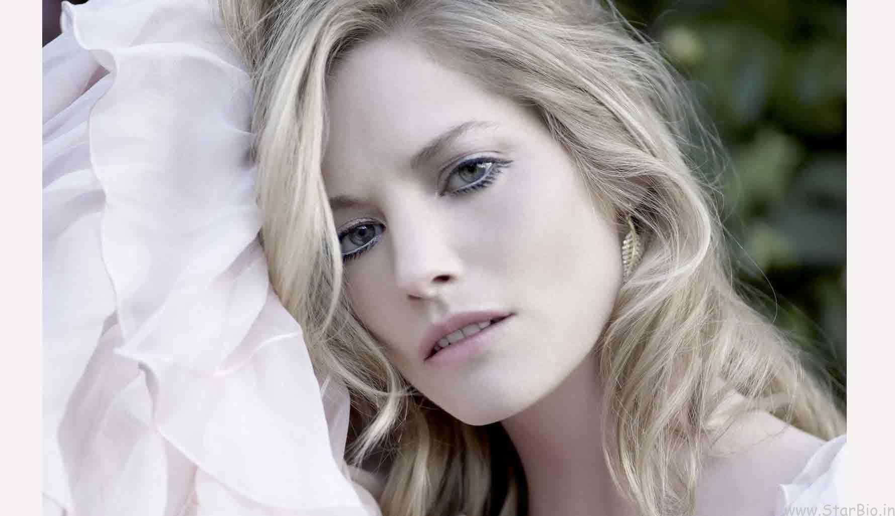 Sienna Guillory photo