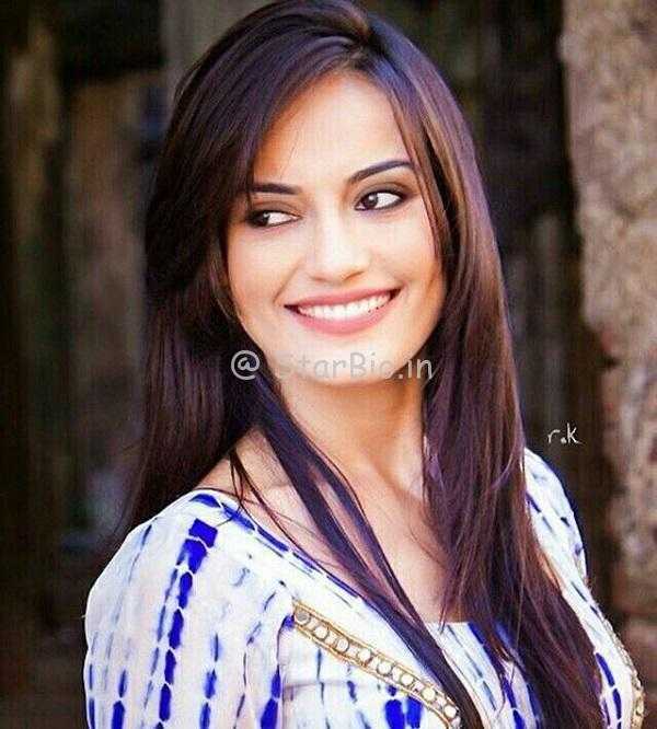 1523699227 Surbhi Jyoti 1 1