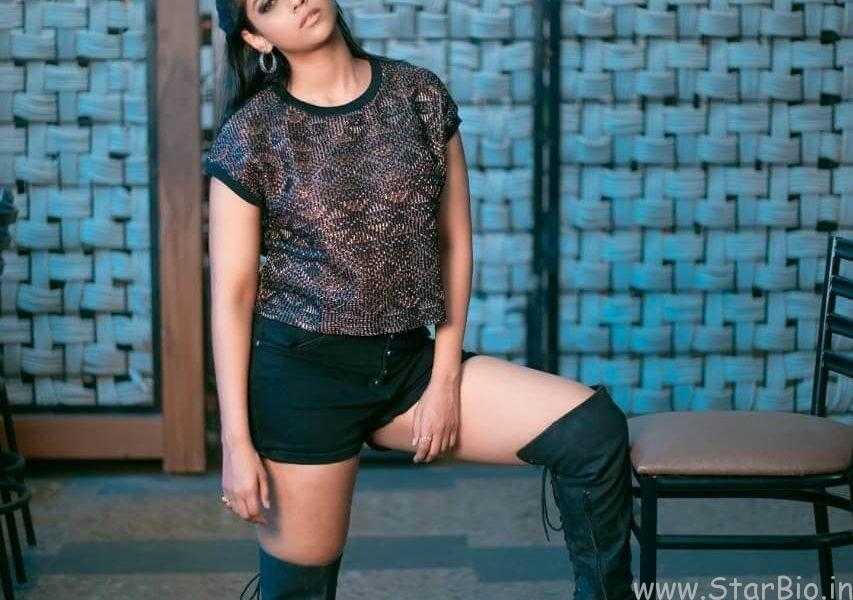 Swarda Thigale Images