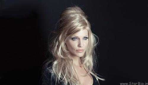 Tricia Helfer Photo