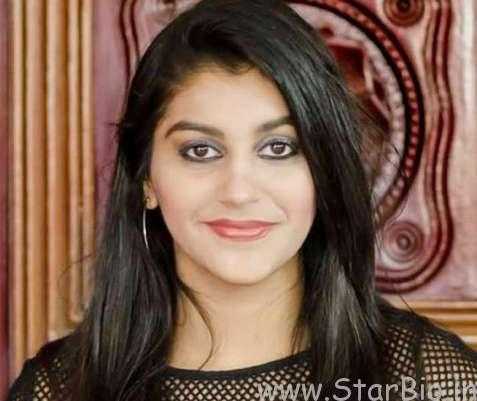 Yashika Aannand Wiki, Biography, Age, Height, Boyfriend 2 Yashika Aannand Wiki, Biography, Age, Height, Caste, Boyfriend, Family